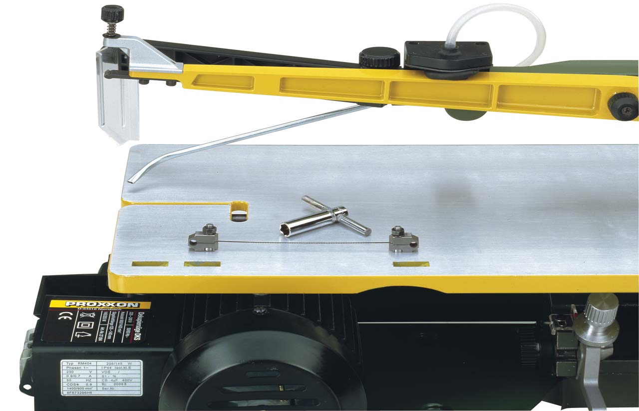 PILA DS460 STOLNA MODELARSKA