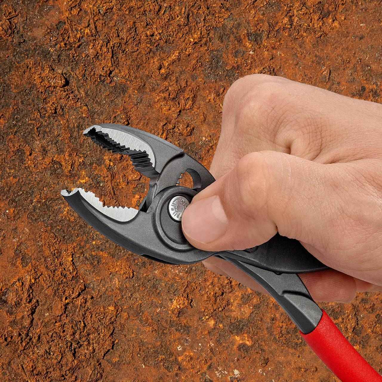 Ključevi za cijevi i kliješta za vodoinstalatere